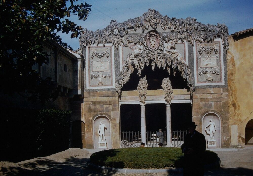 Kodak 35mm 1950s Red Border Kodachrome,  Buontalenti Grotto, Florence, Italy